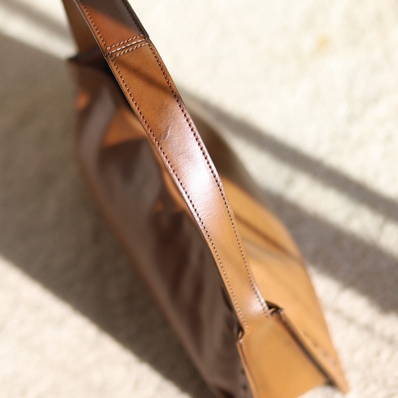 [SOLD] Vintage Coach West End Mini Hobo 9468 - Picture 4 of 5